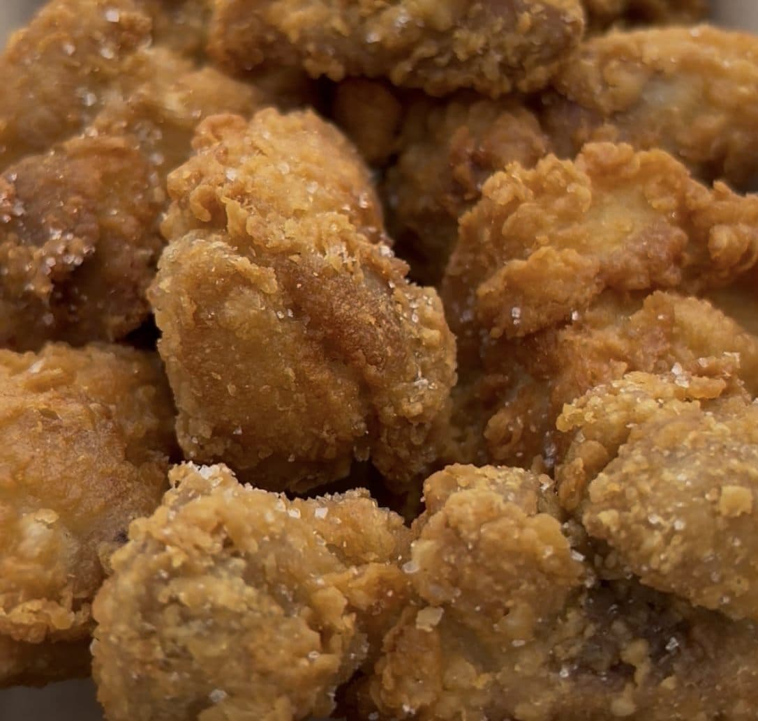 Crispy fried chicken bites